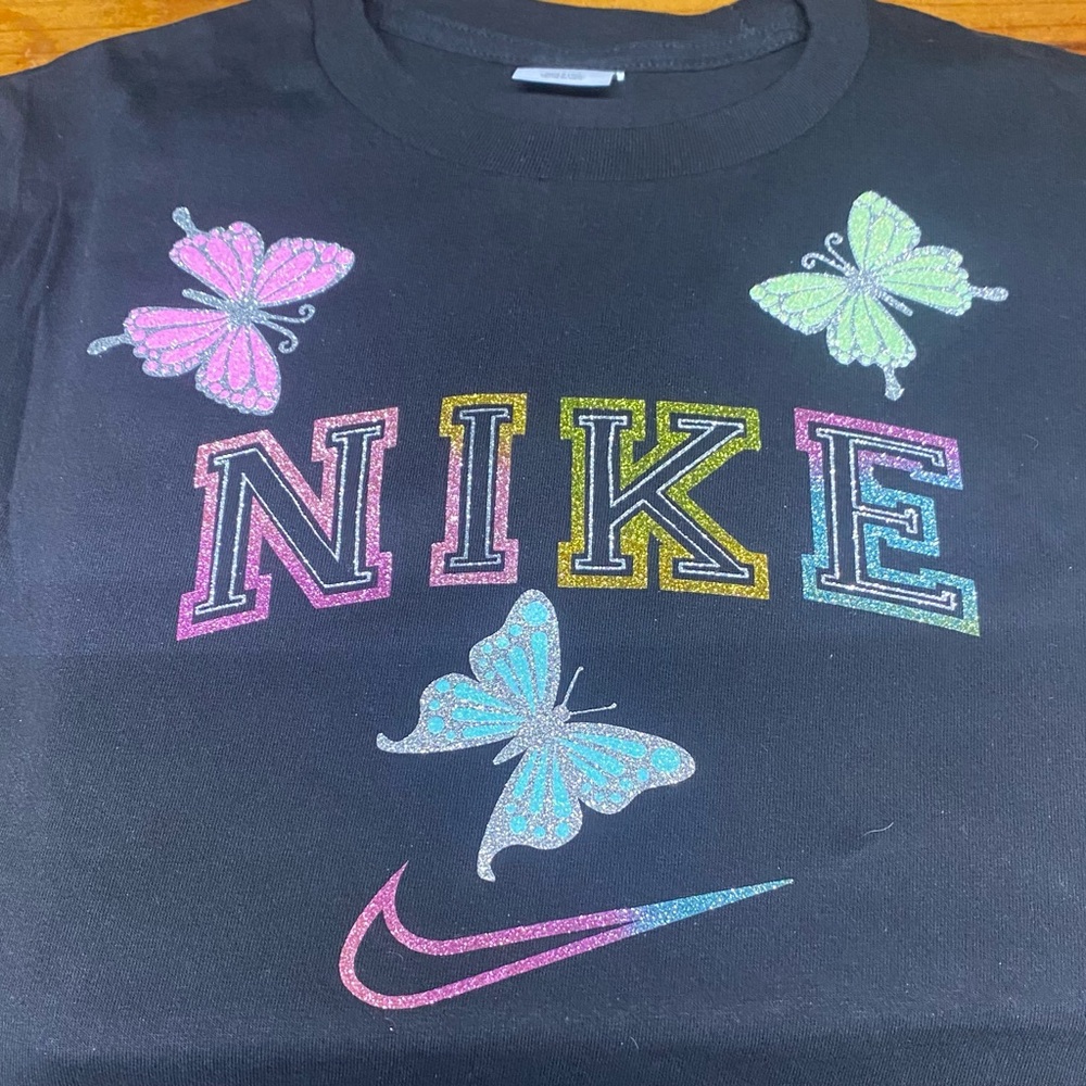 Butterflies Done in Glitter BRAND NEW Graphic Tee Size Small